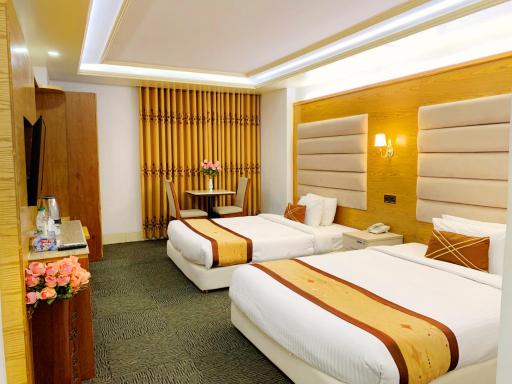 Ambassador Runway Hotel - Housity