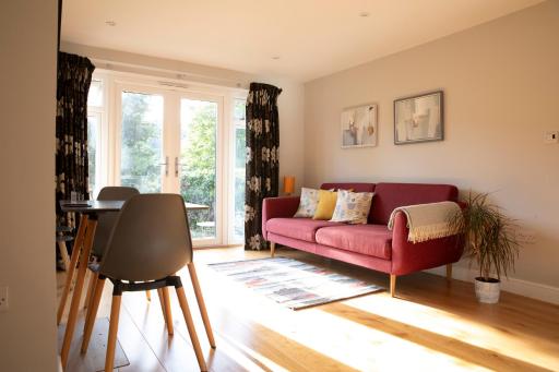 Stylish one bed apartment in the Stroud Valleys - Housity