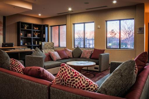 Courtyard by Marriott Norman - Housity