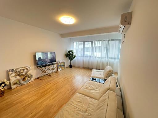 CENTRU UNIRII LUXURY VIP apartament cu TERASA exterioara amenaja si vedere panoramica Parcare subterana privata supravegheata video si doar cu rezervare in limita locurilor disponibile PROPRIETATE IN REGIM HOTELIEP - LOCATIE ULTRACENTRALA FARA BUCATARIE - Housity