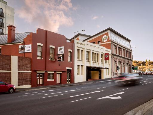 The Old Woolstore Apartment Hotel - Housity