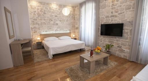 Tifani Luxury Rooms 2 - Housity