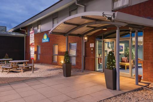 Days Inn by Wyndham Telford Ironbridge - Housity