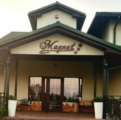 Hotel MAGNAT - Housity
