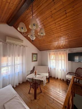 Marias Apartments - Housity