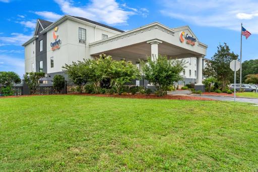 Comfort Suites near Camp Lejeune - Housity