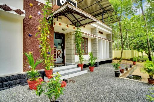 Hotel O Revathy Tourist Home - Housity