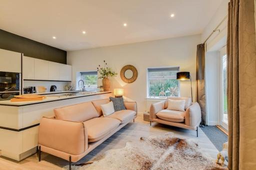 The Hideaway @ Flagham Cottage. - Housity