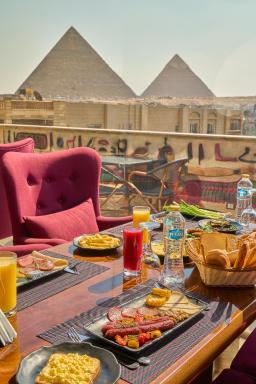 King Pyramid View Hotel - Housity