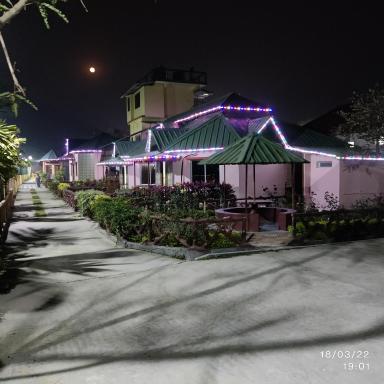 Resort Gorumara Riverside - Housity