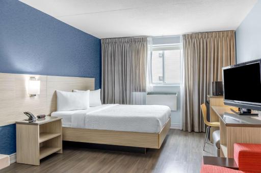 Motel 6 Niagara Falls, ON Near the Falls - Housity