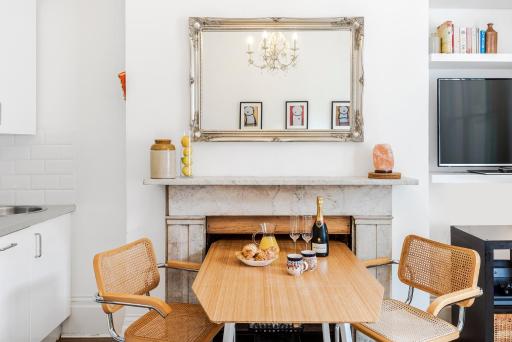 The Barnsbury, London Apartment with WIFI - Housity
