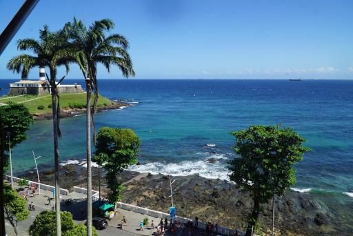 Apartment 610, vista Mar e Farol da Barra - Housity