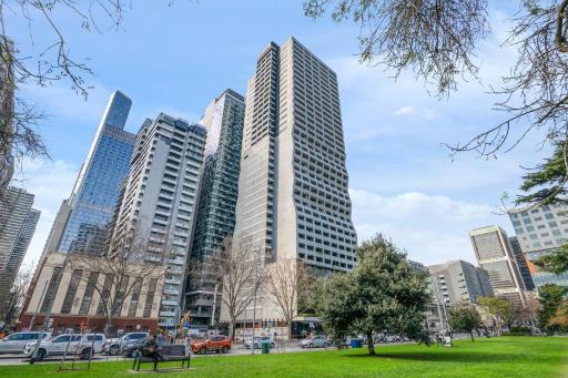 Oaks Melbourne on William Suites - Housity