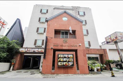 Small Village of Inca Motel - Housity