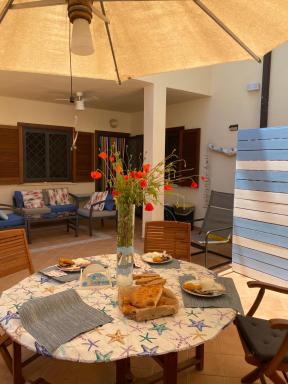 Sabaudia villetta a pochi minuti dal mare - Housity