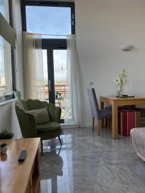 SWANSEA MARINA & ARENA VIEW Mins to Beach & City - Housity