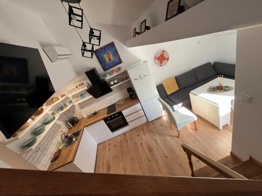 stylish three bed condo - Hizvo