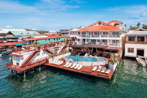 Tropical Suites Hotel - Housity