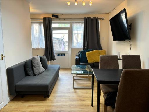 London Deluxe 6 Bedroom House - Housity