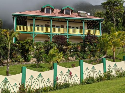 Trois Piton Apartments - Housity