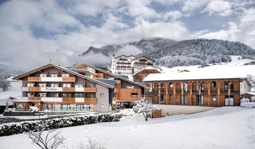 Hotel Alpenroyal - Housity