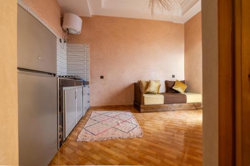 Beachfront cactus surf experience - Housity