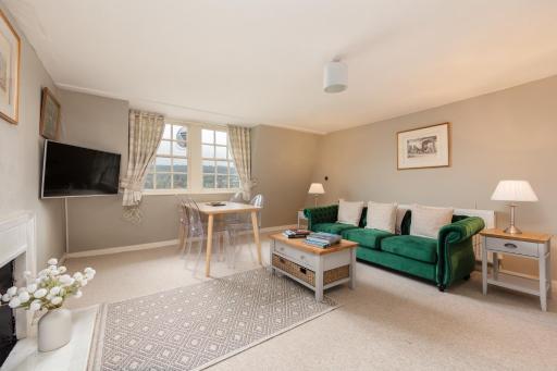 Lovely Georgian Loft in The Very Centre of Bath - Housity