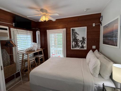 Carey's Corner - Housity