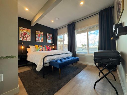 1BR Suite with Patio, Full Kitchen & Free Parking - Housity