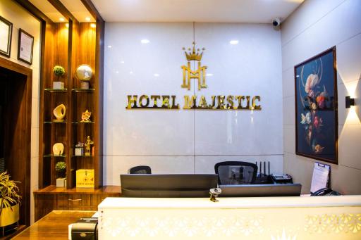 Hotel Majestic - Housity