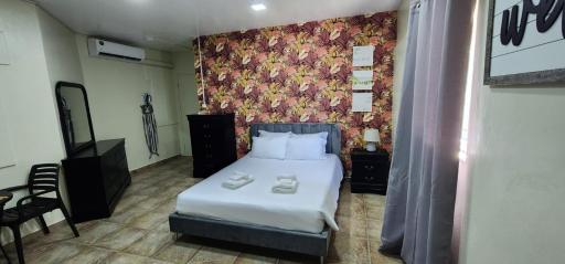 Cozy Studio Apartment Minutes from the Beach - Housity