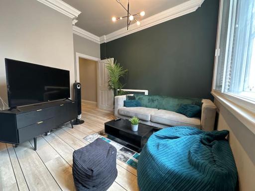 Stunning 2-bedroom Apartment in Manchester Centre - Housity