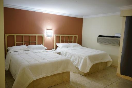 Hotel Posada del Sol Inn - Housity