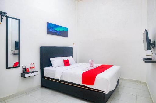 RedDoorz near Alun Alun Klaten - Housity