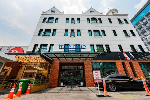 True Blue Hotel Menteng - Housity