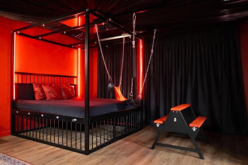 BDSM Red Apartments - Housity