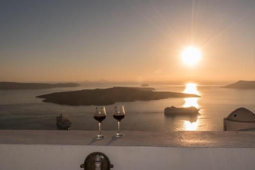 Karpimo Horizon - Caldera View with private hot tub - Housity