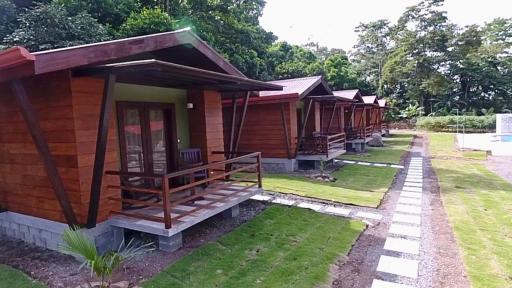 Hotel Brisas del Rio Guápiles - Housity