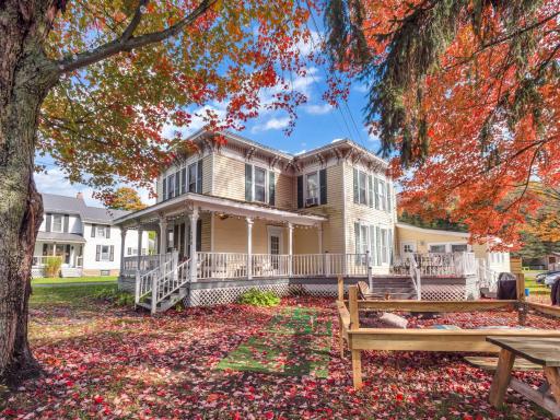 The Kelly House - 4 BR Historic Lodge - Downtown - Housity