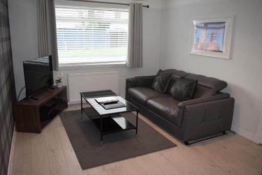 3 Bedroom-Kelpies Serviced Apartments Burns - Housity