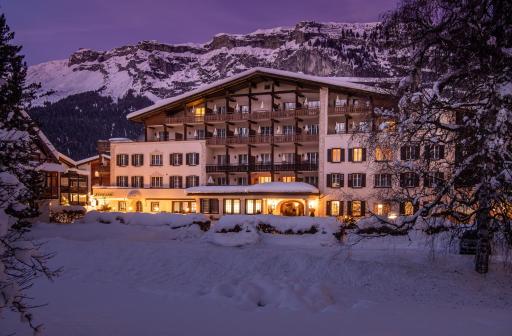 Hotel Adula - Housity