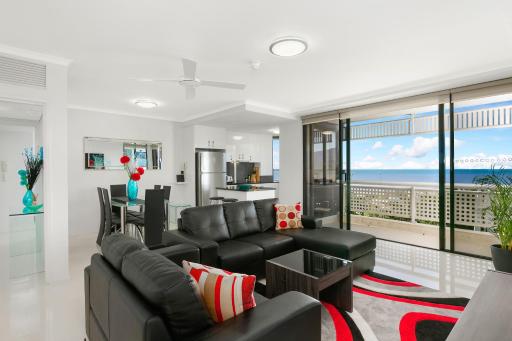 Cairns Luxury Waterview Apartment - Housity