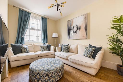 Charles Hope Salisbury Residence - Housity