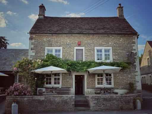 Neeld Arms - Housity