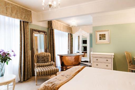 Wild Boar Estate - Housity