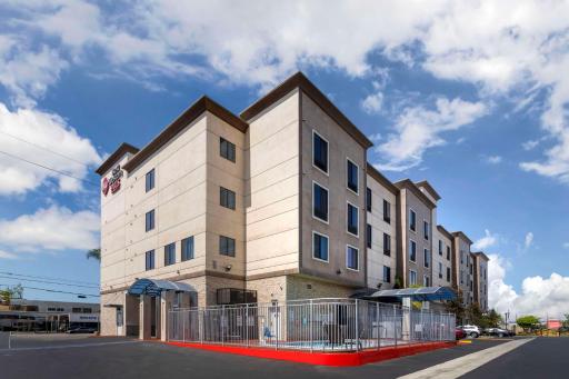 Best Western Plus Gardena-Los Angeles Inn & Suites - Housity