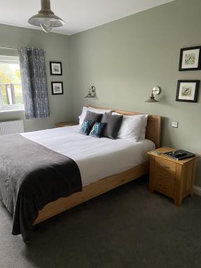 Marshpools Bed & Breakfast - Licensed near Weobley village - Housity