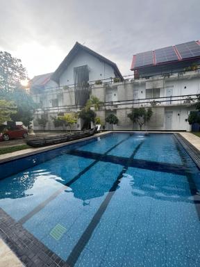 Royal Crown Residency Hotel - Housity