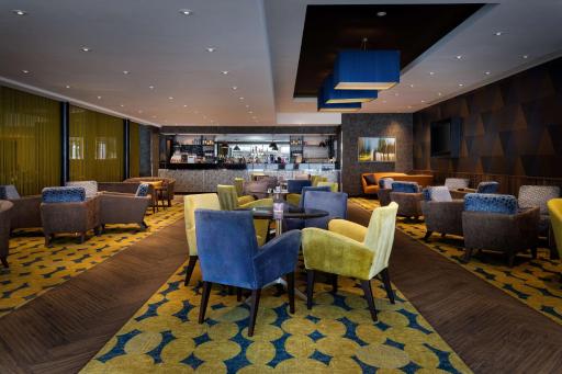 DoubleTree by Hilton Woking - Housity